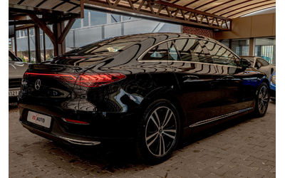 mercedes-eqe-300-98kwh-mbux-ambient-podgrev - 4