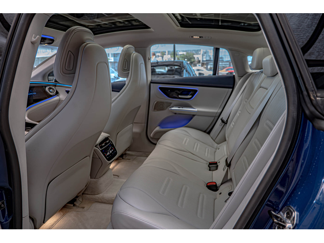 Mercedes EQE 43 AMG/4Matic/100kWh/Burmester/Обдухване/Панорама/Hyperscreen/ - автомобили, коли, обяви за нови и употребявани 8