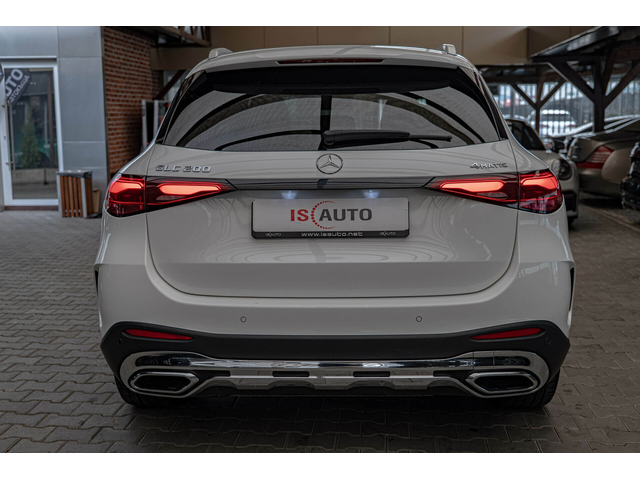 Mercedes GLC 200 AMG/4Matic/Advanced Plus/Ambient/Подгрев/Memory - автомобили, коли, обяви за нови и употребявани 3