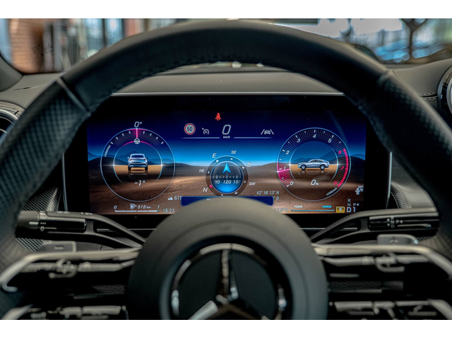 Mercedes GLC 200 AMG/Coupe/Подгрев/Камера/4Matic/Night Paket - автомобили, коли, обяви за нови и употребявани 15