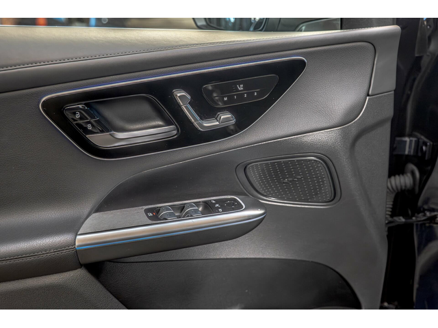 Mercedes GLC 300 AMG/4Matic/Подгрев/Ambient/Камера/MBUX - автомобили, коли, обяви за нови и употребявани 7