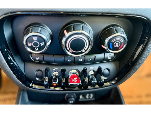 Mini Clubman ALL4* Turbo* Лизинг* Automatic - автомобили, коли, обяви за нови и употребявани 12