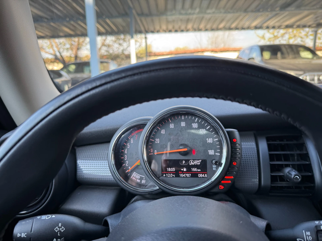 Mini Cooper 1.5 - автомобили, коли, обяви за нови и употребявани 12