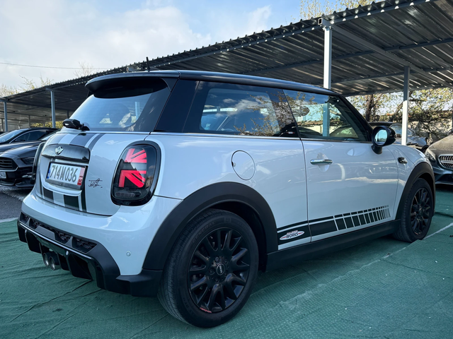 Mini Cooper 1.5 - автомобили, коли, обяви за нови и употребявани 4