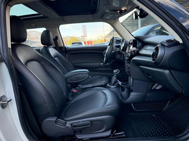 Mini Cooper 1.5 - автомобили, коли, обяви за нови и употребявани 9