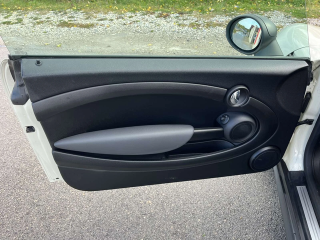 Mini Cooper 1.6I 6 СКОРОСТИ EURO 5A FACE КЛИМАТИК - автомобили, коли, обяви за нови и употребявани 6