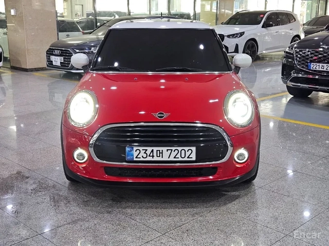 Mini Cooper High* ПОДГРЕВ* ПАНОРАМА* KAМЕРА* АСИСТЕНТИ СИГУРНО - автомобили, коли, обяви за нови и употребявани 0