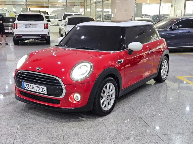 Mini Cooper High* ПОДГРЕВ* ПАНОРАМА* KAМЕРА* АСИСТЕНТИ СИГУРНО - автомобили, коли, обяви за нови и употребявани 1