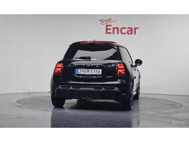 Mini Cooper s JCW* CARPLAY* DIGITAL* СЕРВИЗНА ИСТОРИЯ - автомобили, коли, обяви за нови и употребявани 3