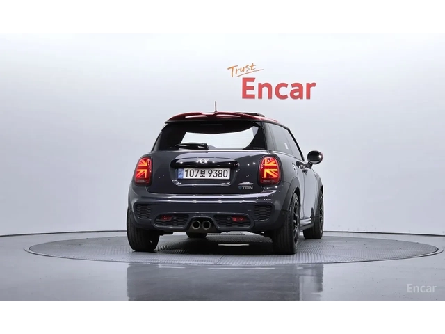 Mini Cooper s JCW* CARPLAY* СЕРВИЗНА ИСТОРИЯ - автомобили, коли, обяви за нови и употребявани 3
