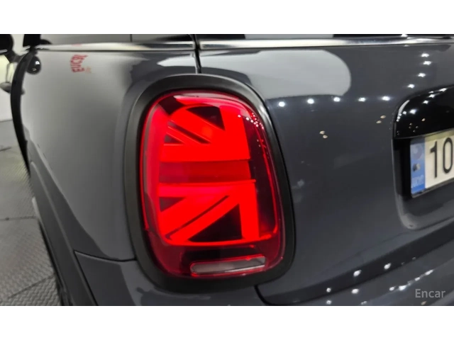 Mini Cooper s JCW* CARPLAY* СЕРВИЗНА ИСТОРИЯ - автомобили, коли, обяви за нови и употребявани 6