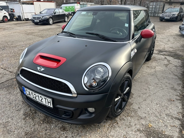 Mini Cooper s 1.6 Turbo/184 к.с - автомобили, коли, обяви за нови и употребявани 0