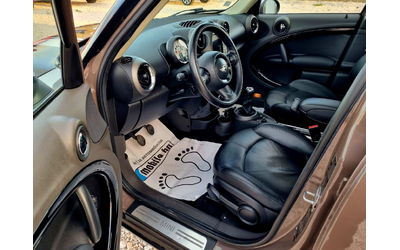 Mini Countryman 1.6D 4x4 Panorama, Navi, Koja - автомобили, коли, обяви за нови и употребявани 9