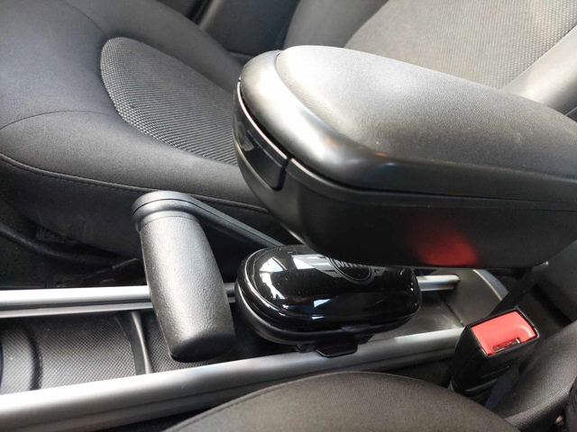 Mini Countryman 2,0d 112ps AUTOMATIC - автомобили, коли, обяви за нови и употребявани 11