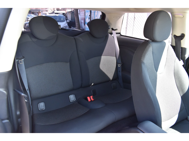 Mini One 1.6i* Сервизна история* ПОДГРЕВИ* 6скорости* - автомобили, коли, обяви за нови и употребявани 13