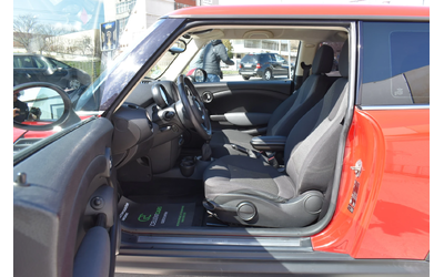 Mini One 1.6i* Сервизна история* ПОДГРЕВИ* 6скорости* - автомобили, коли, обяви за нови и употребявани 8