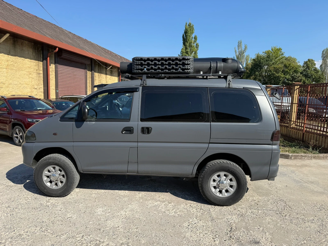 Mitsubishi Delica 2.8 tdi 4X4 уникат - автомобили, коли, обяви за нови и употребявани 3