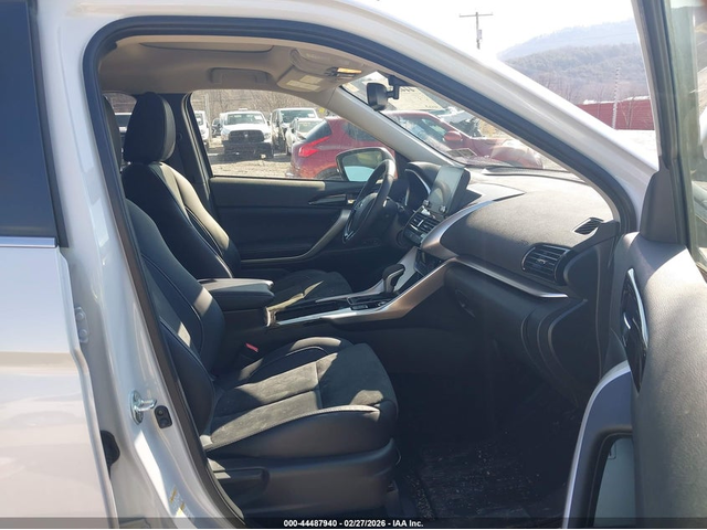 Mitsubishi Eclipse Cross 1.5L I-4 DI, DOHC, VVT, TURBO, 152HP 4X4 Drive - автомобили, коли, обяви за нови и употребявани 4