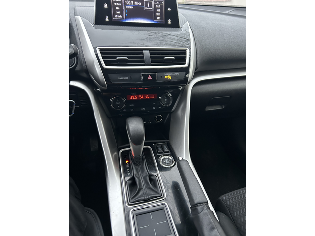 Mitsubishi Eclipse Cross 4x4 - автомобили, коли, обяви за нови и употребявани 6