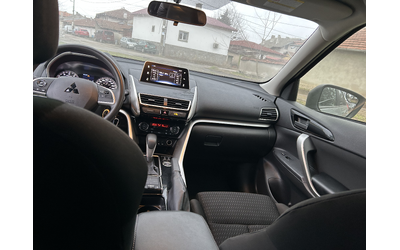 Mitsubishi Eclipse Cross 4x4 - автомобили, коли, обяви за нови и употребявани 9