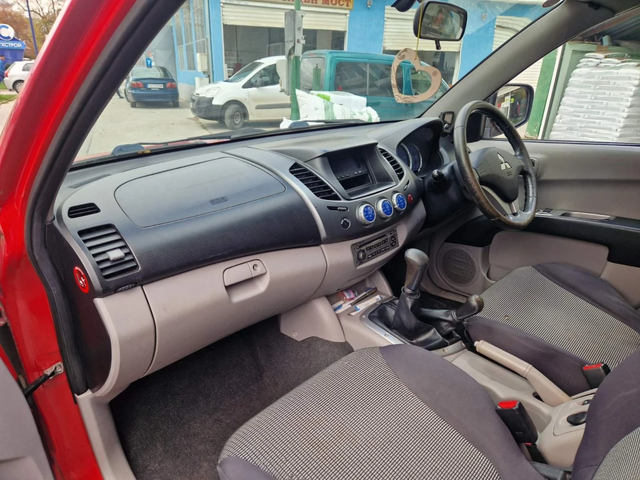 Mitsubishi L200 2.5 136 к.с.десен волан - автомобили, коли, обяви за нови и употребявани 12