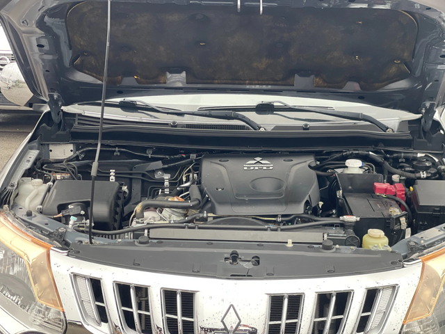 Mitsubishi L200 2.4Di-D 4x4 - автомобили, коли, обяви за нови и употребявани 16