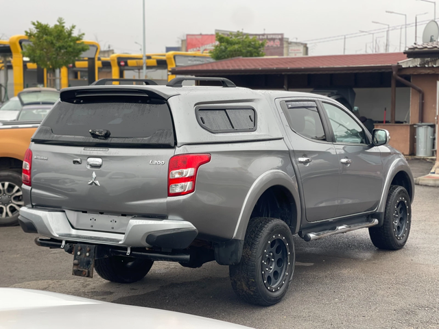 Mitsubishi L200 2.4Di-D 4x4 - автомобили, коли, обяви за нови и употребявани 4