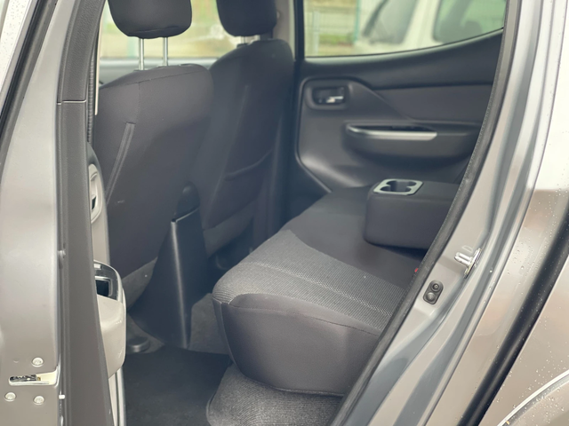 Mitsubishi L200 2.4Di-D 4x4 - автомобили, коли, обяви за нови и употребявани 9