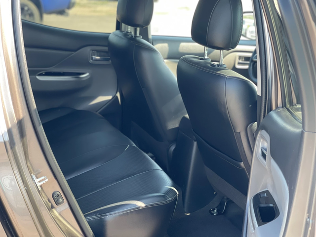 Mitsubishi L200 2.4Di-D Instyle 4x4 * 80 Jahre* - автомобили, коли, обяви за нови и употребявани 9