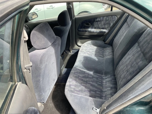 Mitsubishi Lancer 1.3 GLXi - автомобили, коли, обяви за нови и употребявани 5