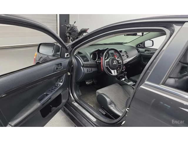 Mitsubishi Lancer EVOLUTION X 2.0 TURBO * TC-SST * S-AWC - автомобили, коли, обяви за нови и употребявани 2