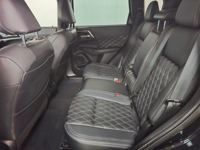 Mitsubishi Outlander PLUG-IN HYBRID PHEV SE S-AWC - автомобили, коли, обяви за нови и употребявани 10