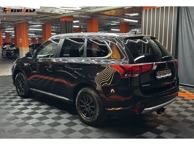Mitsubishi Outlander 2.0 Hybrid - автомобили, коли, обяви за нови и употребявани 4
