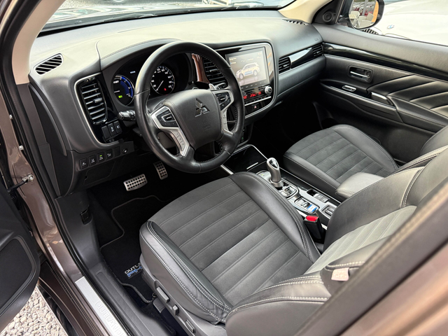 Mitsubishi Outlander 2.4PHEV 4WD Plug in Hybrid - автомобили, коли, обяви за нови и употребявани 10