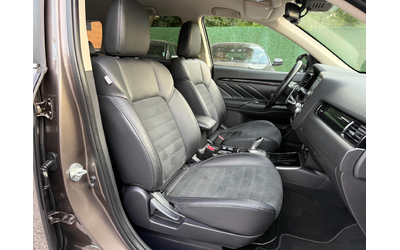 Mitsubishi Outlander 2.4PHEV 4WD Plug in Hybrid - автомобили, коли, обяви за нови и употребявани 15