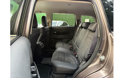 Mitsubishi Outlander 2.4PHEV 4WD Plug in Hybrid - автомобили, коли, обяви за нови и употребявани 16