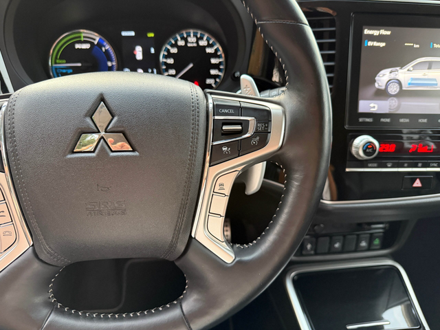Mitsubishi Outlander 2.4PHEV 4WD Plug in Hybrid - автомобили, коли, обяви за нови и употребявани 24