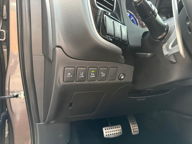 Mitsubishi Outlander 2.4PHEV 4WD Plug in Hybrid - автомобили, коли, обяви за нови и употребявани 25