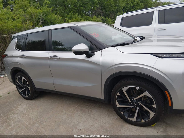 Mitsubishi Outlander 2.5L I-4 DI, DOHC, VVT, 181HP Front Wheel Drive - автомобили, коли, обяви за нови и употребявани 12