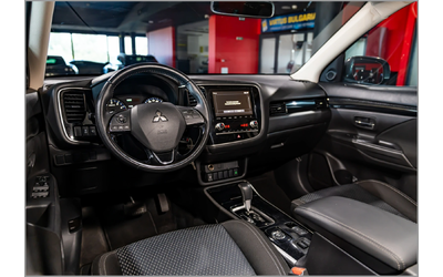 Mitsubishi Outlander Mitsubishi Outlander  - автомобили, коли, обяви за нови и употребявани 8