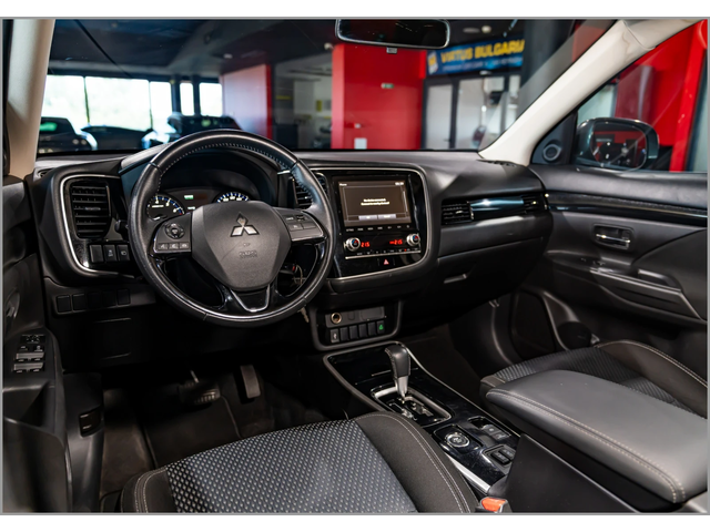 Mitsubishi Outlander Mitsubishi Outlander  - автомобили, коли, обяви за нови и употребявани 8