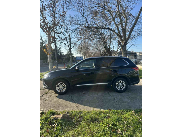 Mitsubishi Outlander - автомобили, коли, обяви за нови и употребявани 3