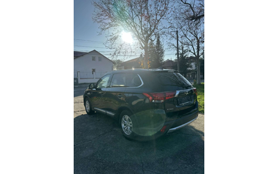 mitsubishi-outlander - 4