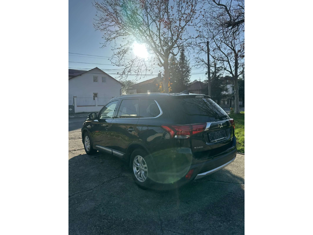 Mitsubishi Outlander - автомобили, коли, обяви за нови и употребявани 4
