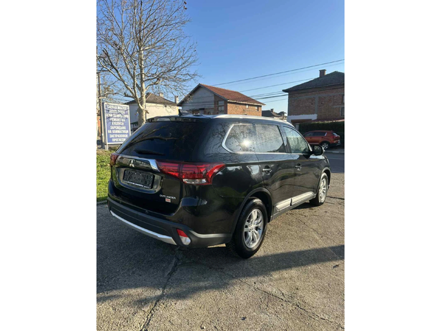 Mitsubishi Outlander - автомобили, коли, обяви за нови и употребявани 6
