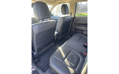 Mitsubishi Outlander - автомобили, коли, обяви за нови и употребявани 8