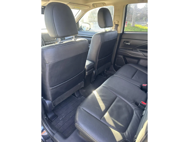 Mitsubishi Outlander - автомобили, коли, обяви за нови и употребявани 8