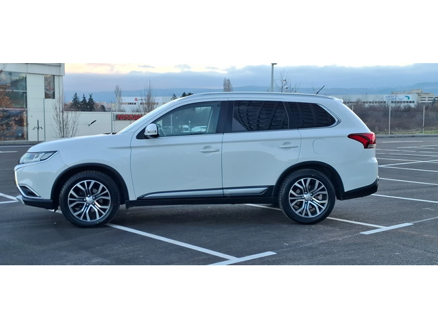 Mitsubishi Outlander 2.2 4x4 Led Камера Facelift  Бяла Перла 7места - автомобили, коли, обяви за нови и употребявани 3