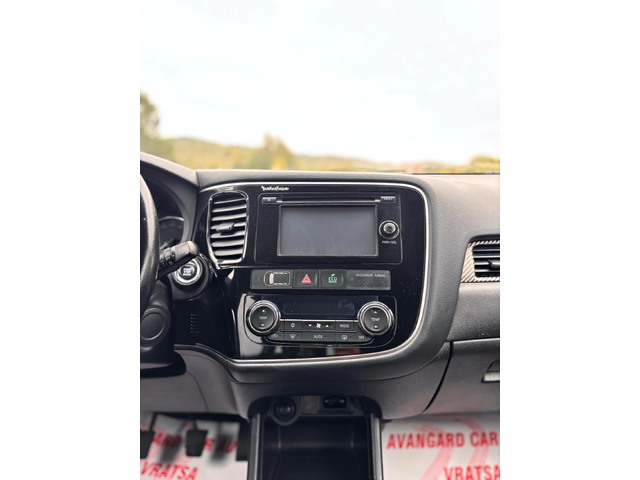 Mitsubishi Outlander - автомобили, коли, обяви за нови и употребявани 7