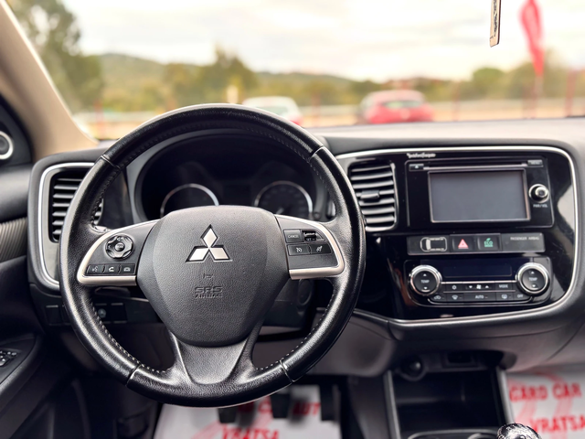 Mitsubishi Outlander - автомобили, коли, обяви за нови и употребявани 8